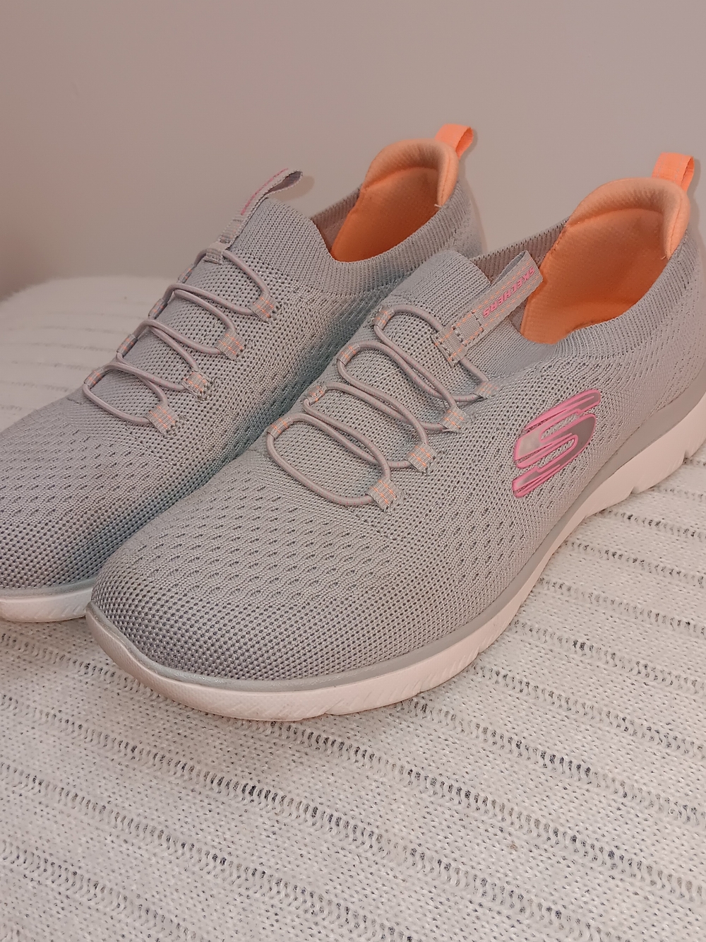 Skechers Women's Gray Slip-On Walking Shoes with Pink Accents